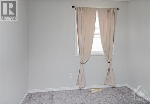 434 Sadar Private, Ottawa, ON - Indoor Photo Showing Other Room