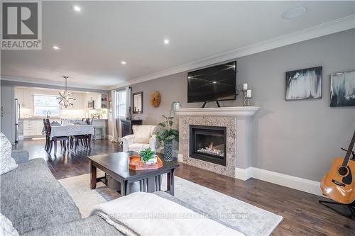 638 Waterloo Street, Burlington, ON - Indoor Photo Showing Living Room With Fireplace