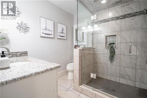 638 Waterloo Street, Burlington, ON - Indoor Photo Showing Bathroom