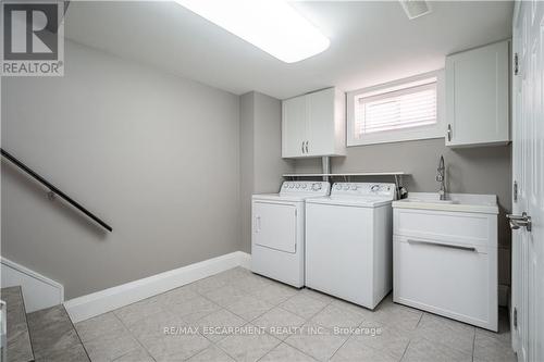 638 Waterloo Street, Burlington, ON - Indoor Photo Showing Laundry Room