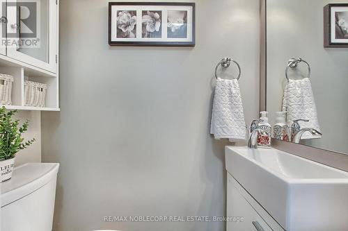 53 Westcliffe Cres, Richmond Hill, ON - Indoor Photo Showing Bathroom