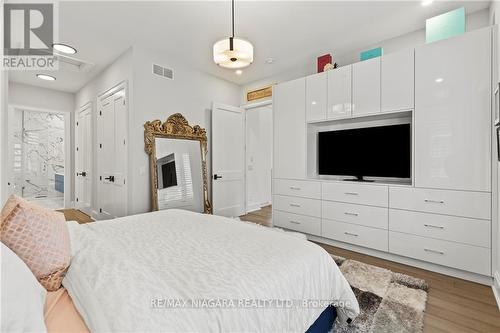 2341 Terravita Dr, Niagara Falls, ON - Indoor Photo Showing Bedroom