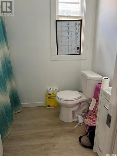 1056 Rae Street, Regina, SK - Indoor Photo Showing Bathroom