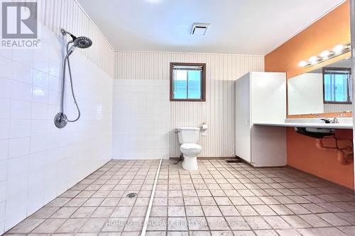 873 Aviation Road, Mississauga, ON - Indoor Photo Showing Bathroom