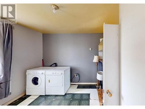 355 Wilson Street, Quesnel, BC - Indoor Photo Showing Laundry Room