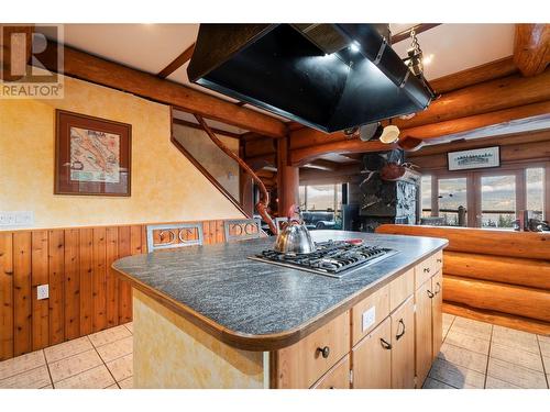 4955 Ivy Road, Eagle Bay, BC - Indoor Photo Showing Kitchen