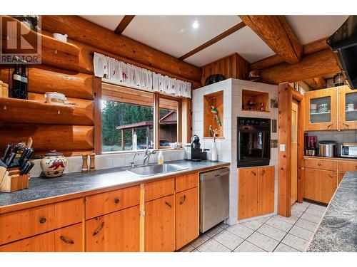 4955 Ivy Road, Eagle Bay, BC - Indoor Photo Showing Kitchen