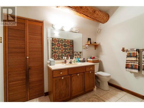 4955 Ivy Road, Eagle Bay, BC - Indoor Photo Showing Bathroom