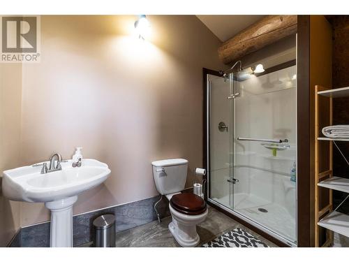 4955 Ivy Road, Eagle Bay, BC - Indoor Photo Showing Bathroom