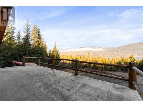 4955 Ivy Road, Eagle Bay, BC - Outdoor