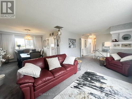 2 Kingsland Ave, Mulmur, ON - Indoor Photo Showing Living Room