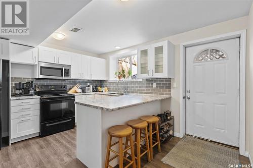 1316 Alexandra Avenue, Saskatoon, SK - Indoor Photo Showing Kitchen With Upgraded Kitchen