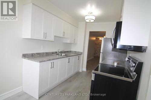 504 - 15 Sewells Road, Toronto, ON - Indoor Photo Showing Kitchen