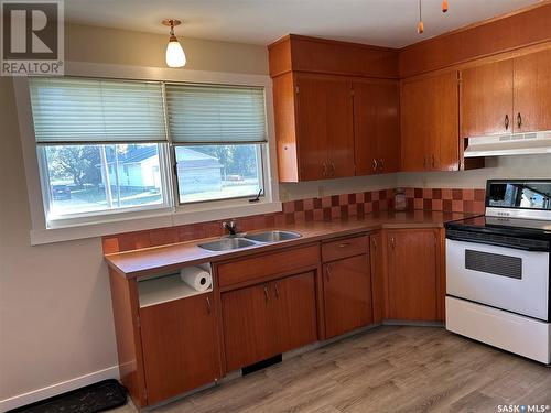 301 Prince Street, Imperial, SK - Indoor Photo Showing Kitchen With Double Sink