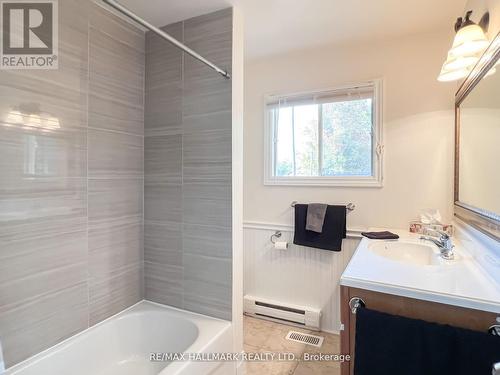 1127 Gilford Rd, Innisfil, ON - Indoor Photo Showing Bathroom