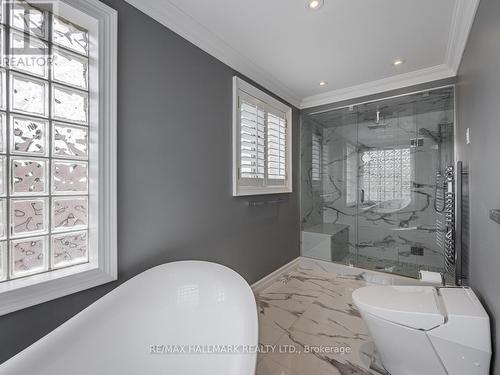 138 Elgin Mills Road W, Richmond Hill, ON - Indoor Photo Showing Bathroom