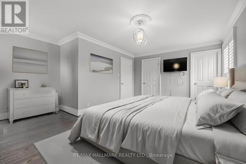 138 Elgin Mills Road W, Richmond Hill, ON - Indoor Photo Showing Bedroom