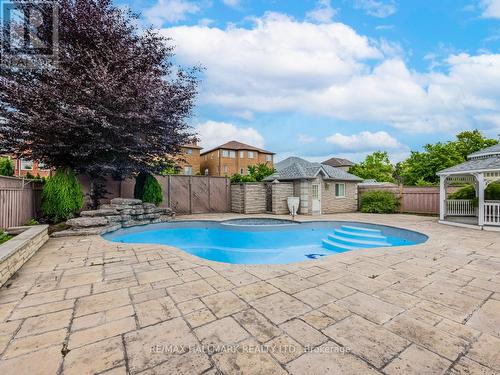 138 Elgin Mills Road W, Richmond Hill, ON - Outdoor With In Ground Pool With Backyard
