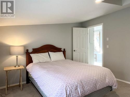 7 Magnolia Place, Osoyoos, BC - Indoor Photo Showing Bedroom