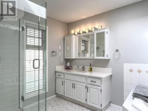 7 Magnolia Place, Osoyoos, BC - Indoor Photo Showing Bathroom