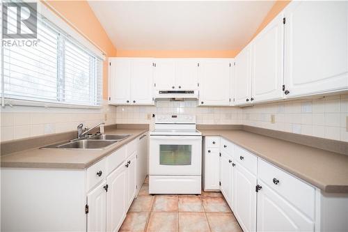 5 Lisa Crescent, Petawawa, ON - Indoor Photo Showing Kitchen With Double Sink