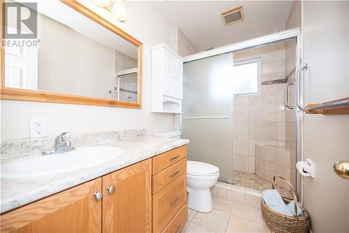 5 Lisa Crescent, Petawawa, ON - Indoor Photo Showing Bathroom