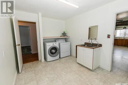 Scholer Acreage, Luseland, SK - Indoor Photo Showing Laundry Room