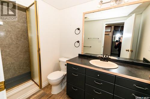 Scholer Acreage, Luseland, SK - Indoor Photo Showing Bathroom