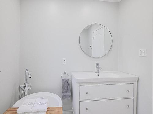Salle de bains - 18 Rue Cliche, Saint-Lin/Laurentides, QC - Indoor Photo Showing Bathroom