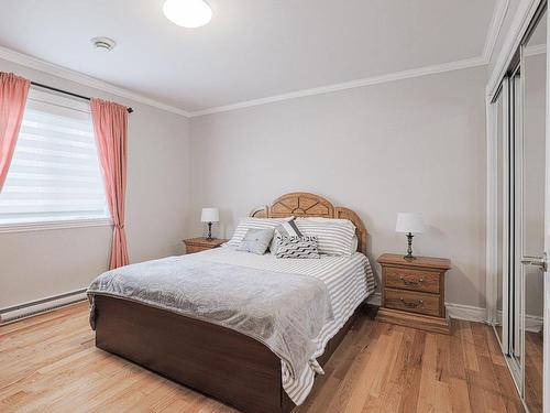 Master bedroom - 18 Rue Cliche, Saint-Lin/Laurentides, QC - Indoor Photo Showing Bedroom