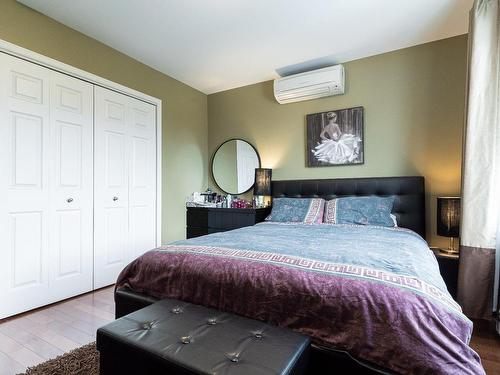 Master bedroom - 7334 Boul. Notre-Dame, Laval (Sainte-Dorothée), QC - Indoor Photo Showing Bedroom