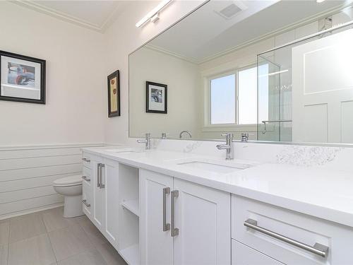 2406 Azurite Cres, Langford, BC - Indoor Photo Showing Bathroom