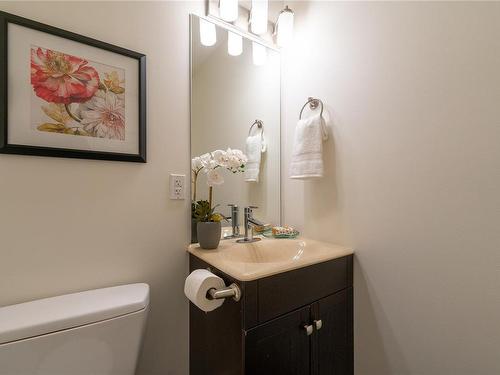 117-785 Station Ave, Langford, BC - Indoor Photo Showing Bathroom
