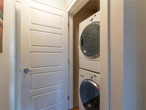 117-785 Station Ave, Langford, BC - Indoor Photo Showing Laundry Room