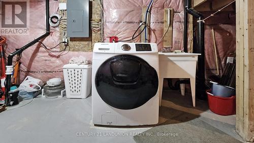 41 Atkinson Cres, New Tecumseth, ON - Indoor Photo Showing Laundry Room