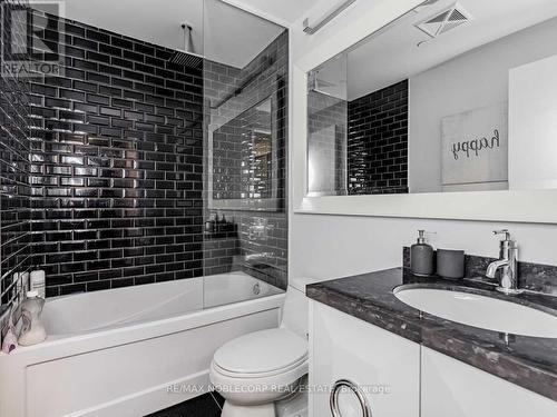 2212 - 88 Park Lawn Road, Toronto, ON - Indoor Photo Showing Bathroom
