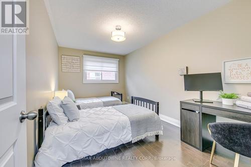 2245 Shipwright Rd, Oakville, ON - Indoor Photo Showing Bedroom