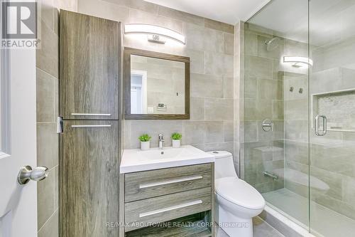 2245 Shipwright Rd, Oakville, ON - Indoor Photo Showing Bathroom