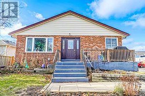 612 Perry Street W, Whitby, ON - Outdoor