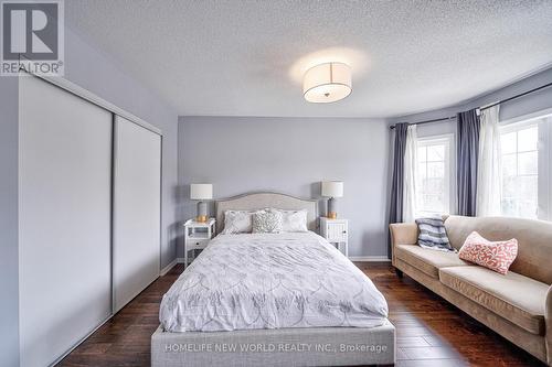 368 Gilpin Dr, Newmarket, ON - Indoor Photo Showing Bedroom