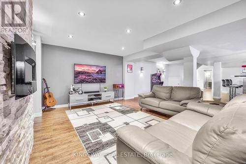 61 Milligan St, Bradford West Gwillimbury, ON - Indoor Photo Showing Living Room