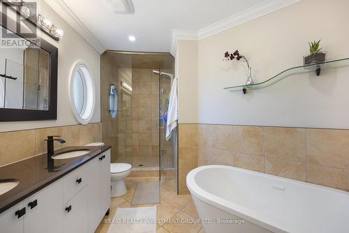 1376 Northaven Dr, Mississauga, ON - Indoor Photo Showing Bathroom
