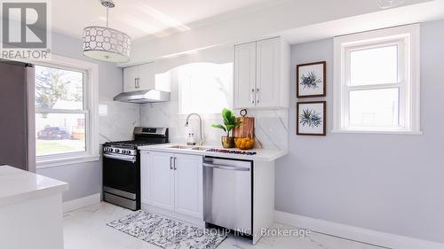 2653 Alexis Road, Windsor, ON - Indoor Photo Showing Kitchen