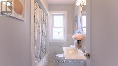 2653 Alexis Rd, Windsor, ON - Indoor Photo Showing Bathroom