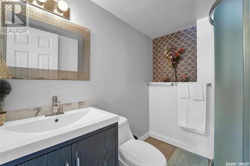 42 Robinson Crescent, Saskatoon, SK - Indoor Photo Showing Bathroom