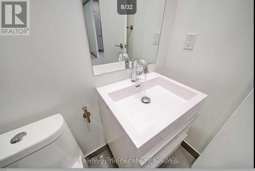 4110 - 39 Roehampton Avenue, Toronto, ON - Indoor Photo Showing Bathroom
