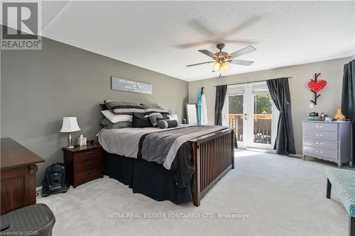 301 Newton Crt, Sarnia, ON - Indoor Photo Showing Bedroom