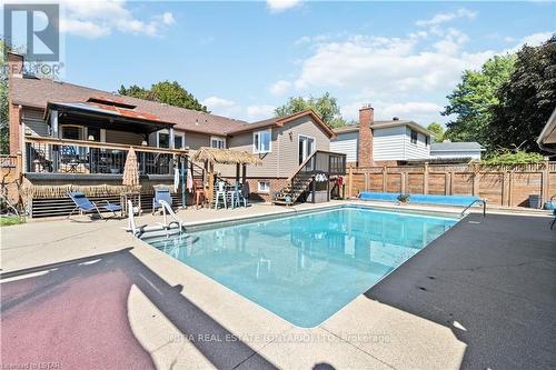 301 Newton Court, Sarnia, ON - Outdoor With In Ground Pool