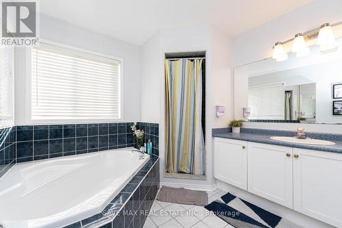 1033 Grandview St N, Oshawa, ON - Indoor Photo Showing Bathroom