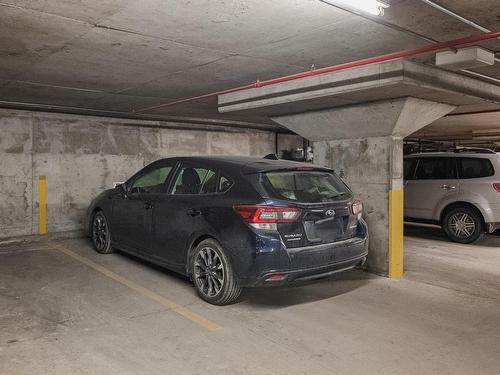 Garage - 518-244 Rue Sherbrooke E., Montréal (Ville-Marie), QC - Indoor Photo Showing Garage